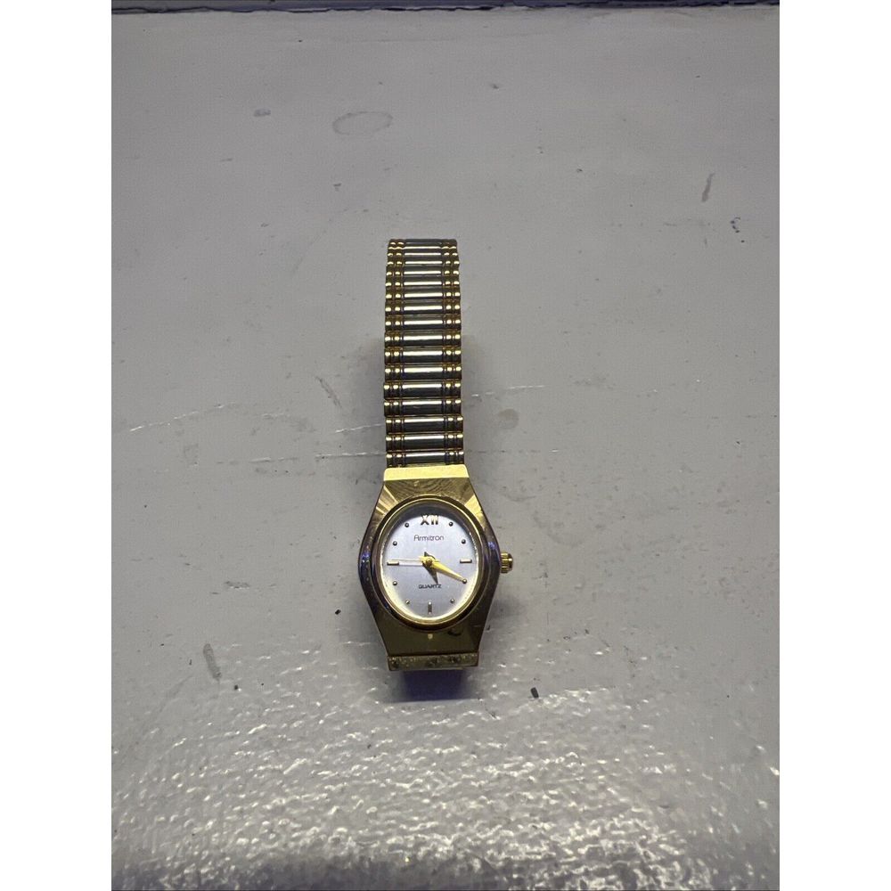 Armitron Now Watch Women's Gold Tone‎ Oval Dial Stretch Band Vtg
